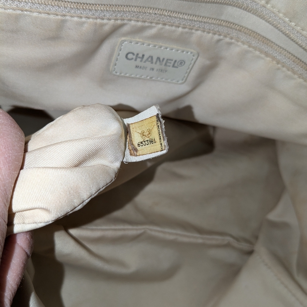 Chanel Tote - Picture 8 of 14